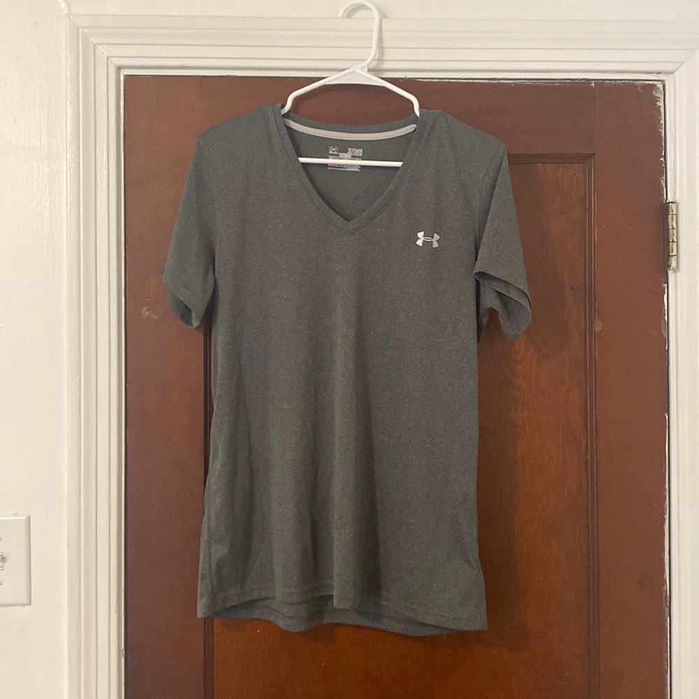 XL Under Armour workout shirt